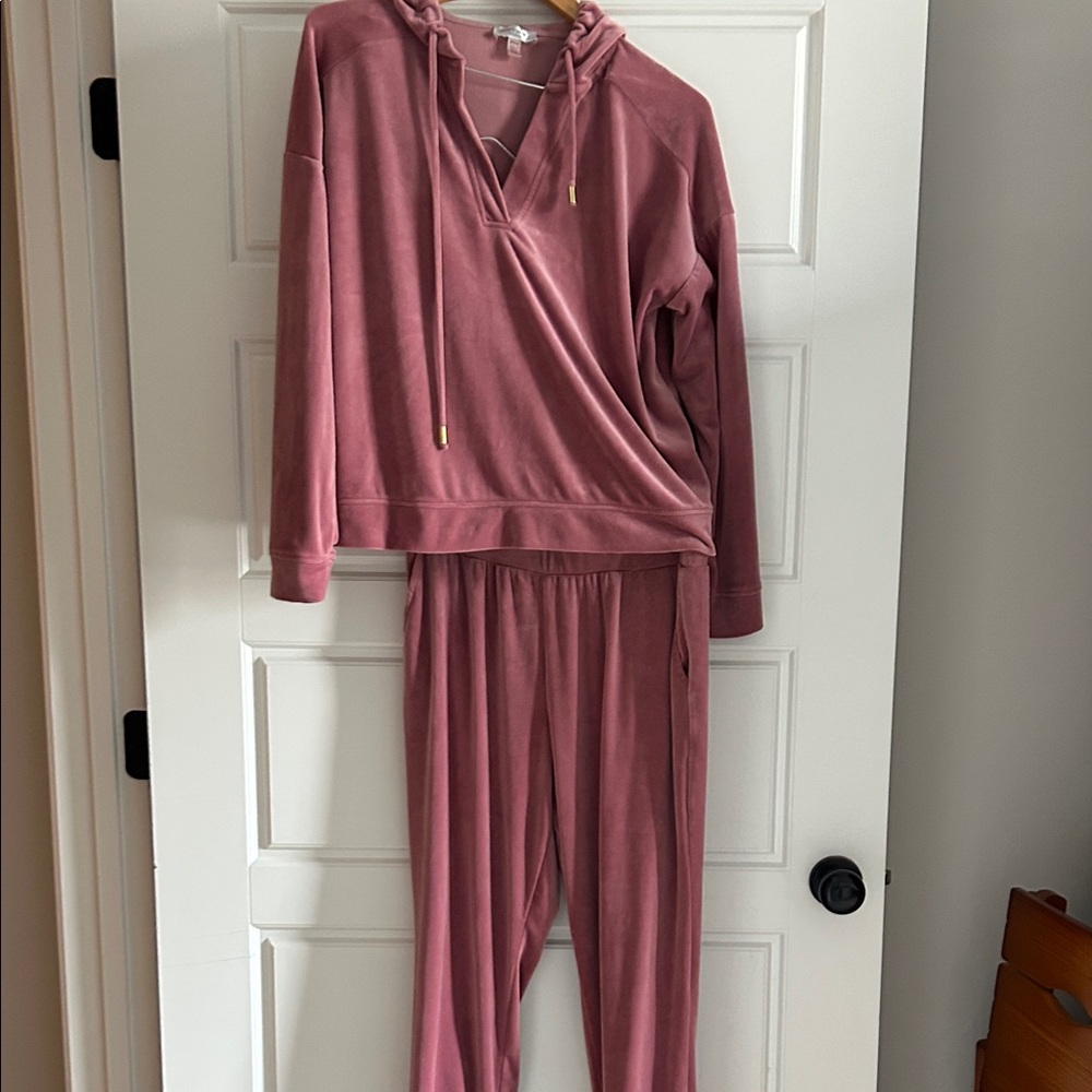 Cable & Gauge Mauve Lounge Set
